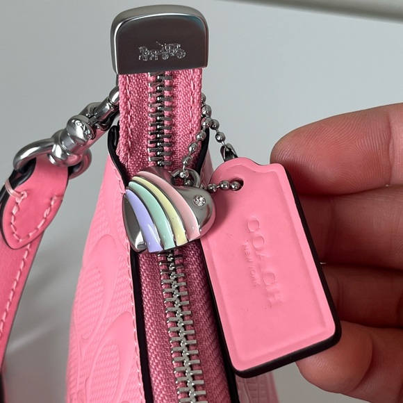 ✅Coach Teri Mini Crossbody Bag In Signature Leather With Heart Charm - Picture 6 of 13